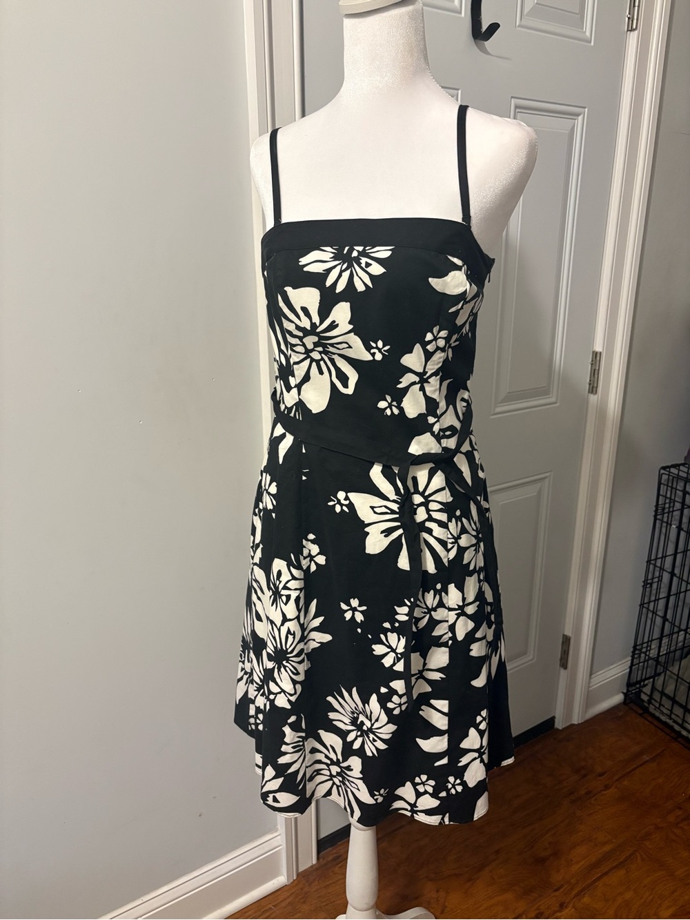 White House Black Market Black & White Floral Spaghetti Strap Dress